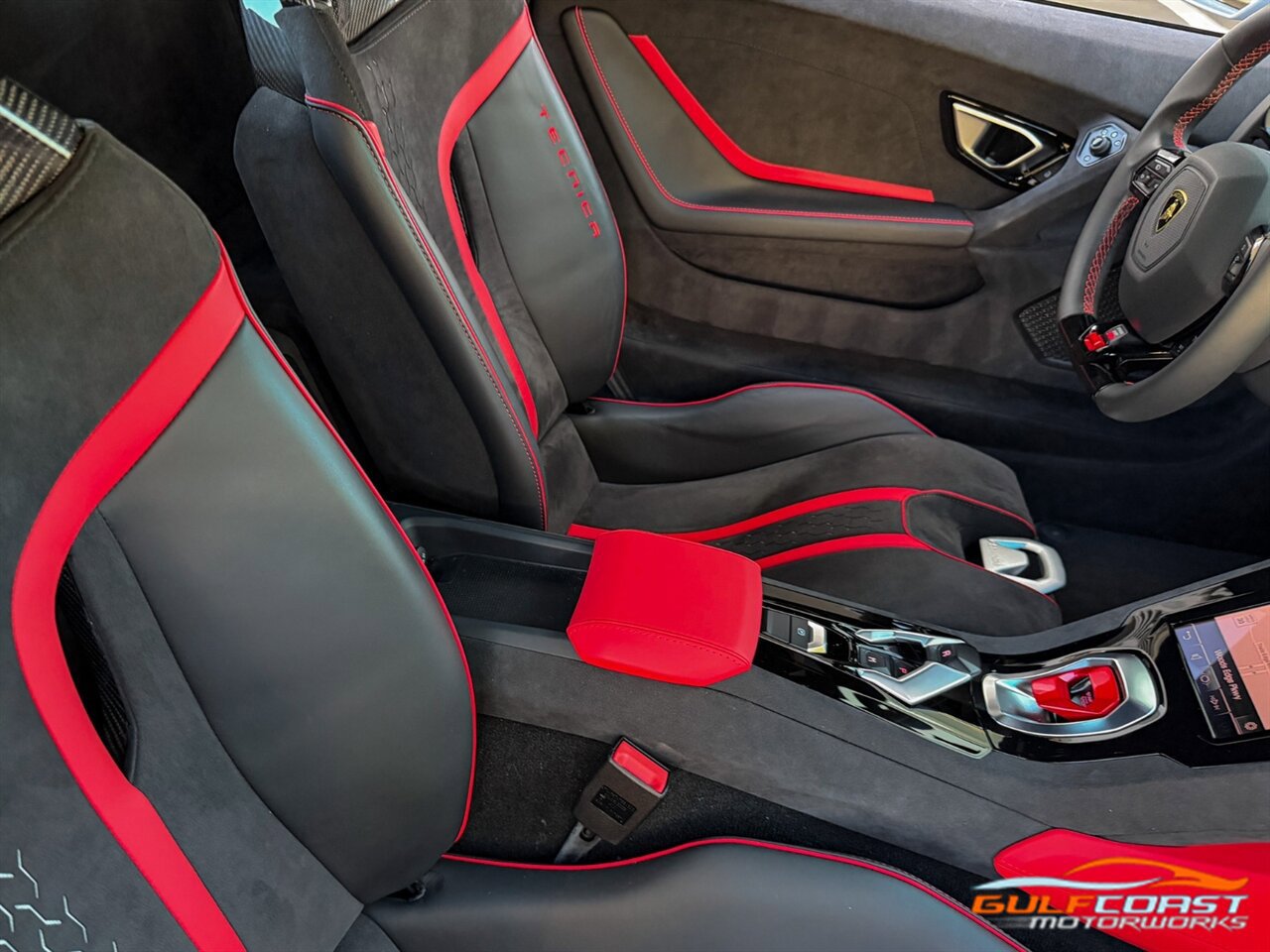 Used 2023 Lamborghini Huracan Tecnica image 38