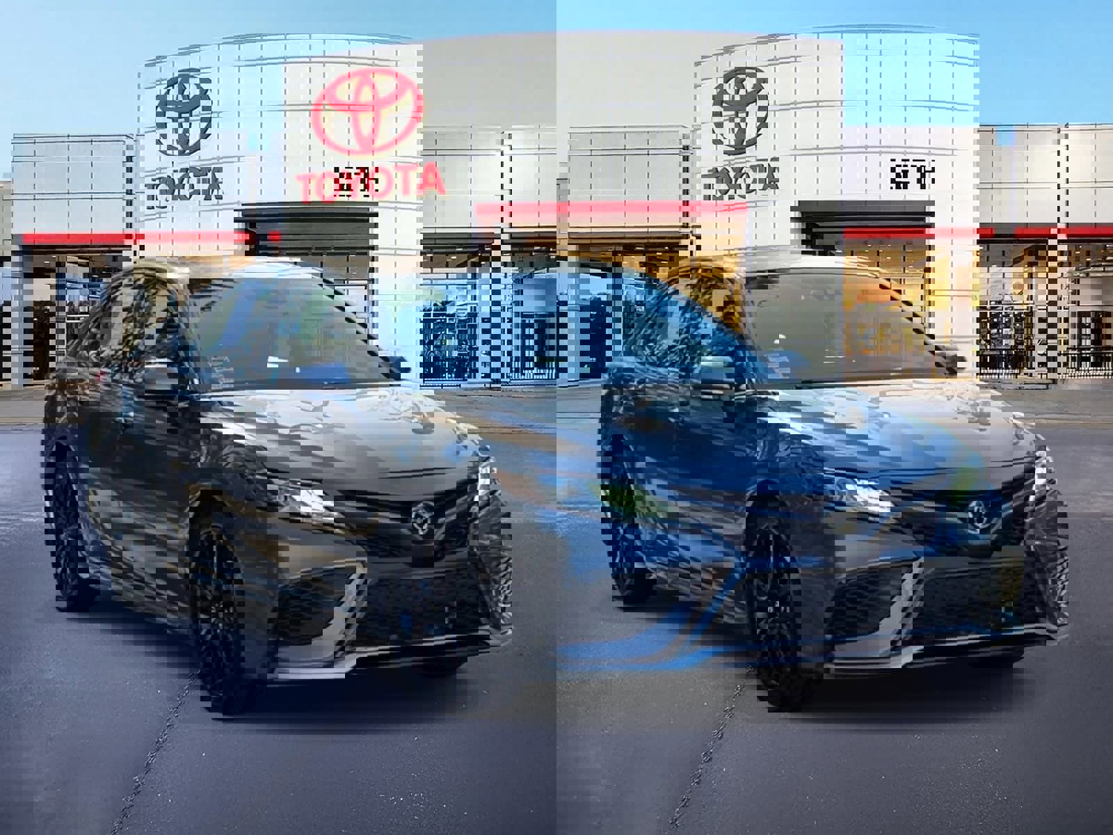 Used 2024 Toyota Camry XSE image 3