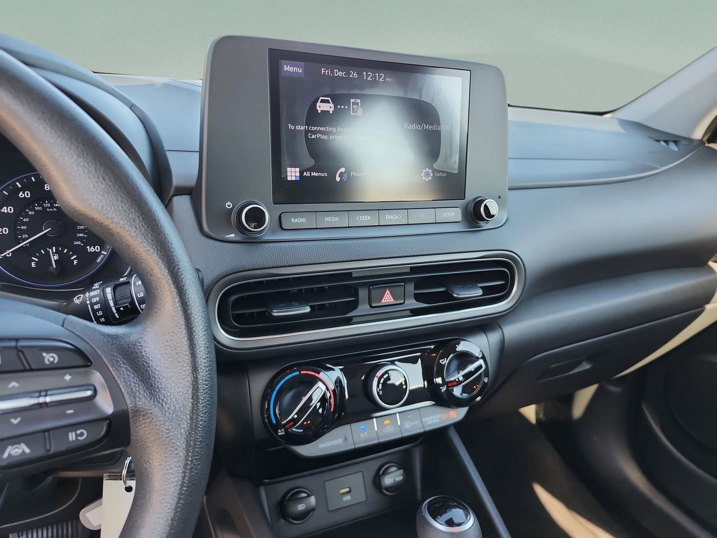 Used 2022 Hyundai Kona SE image 12