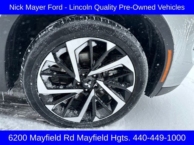 Used 2024 Mitsubishi Outlander image 9