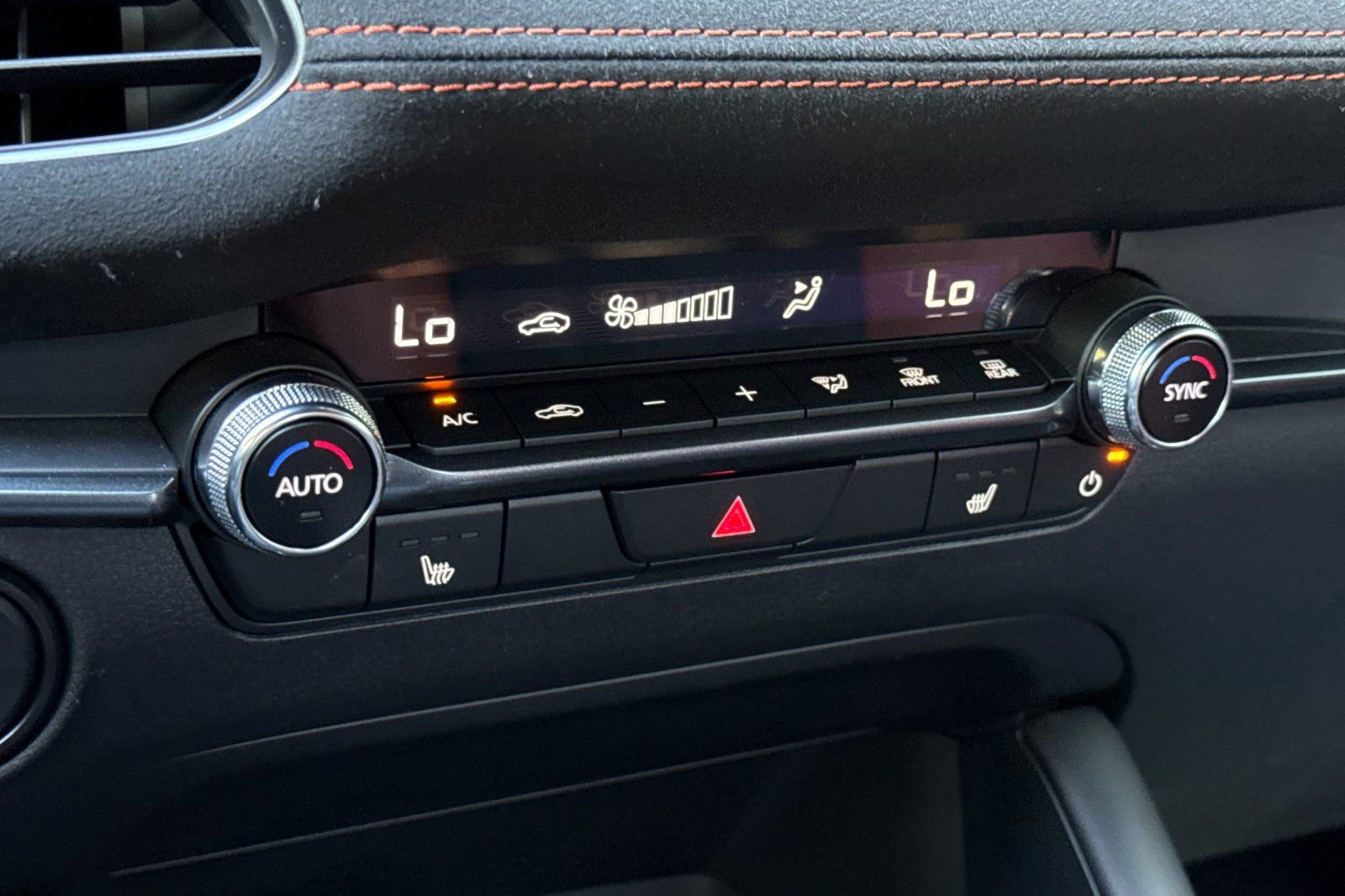 Certified 2025 MAZDA MAZDA3 Carbon image 22