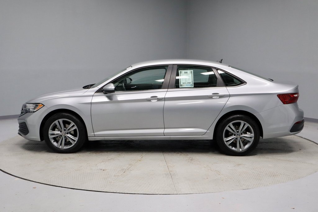 Used 2024 Volkswagen Jetta SE image 9