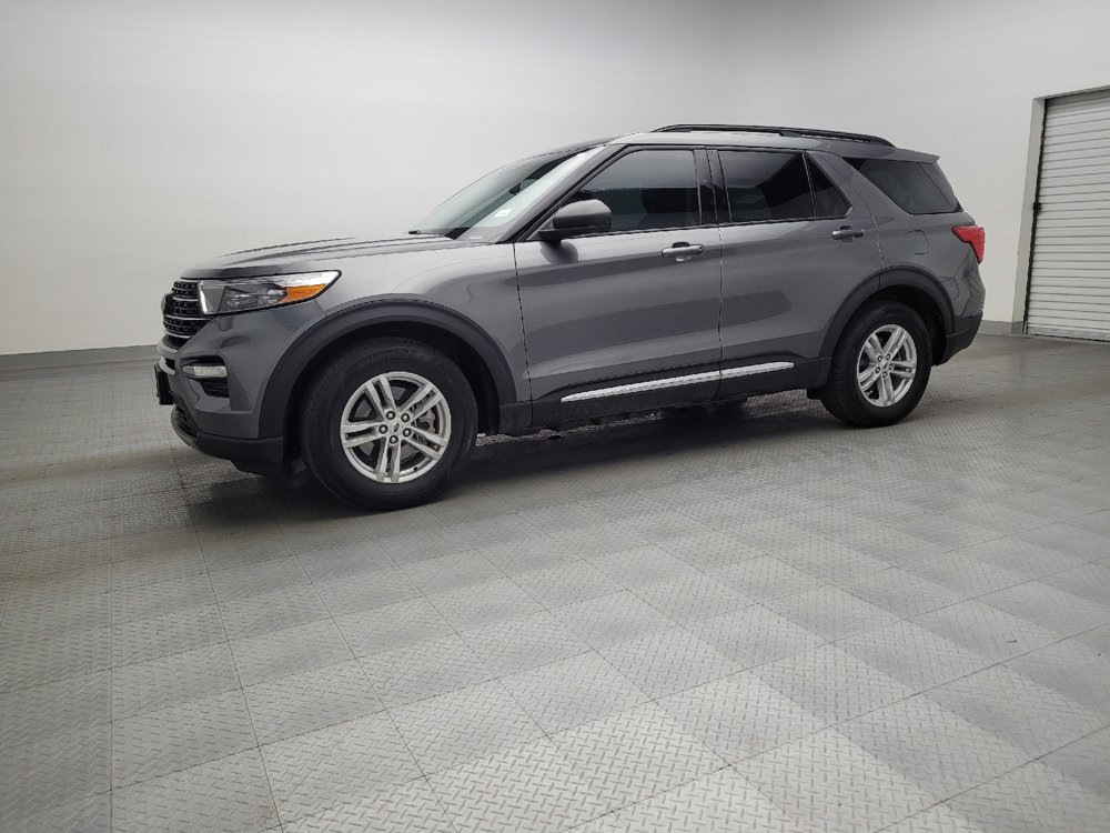 Used 2023 Ford Explorer XLT w/ Equipment Group 202A image 2