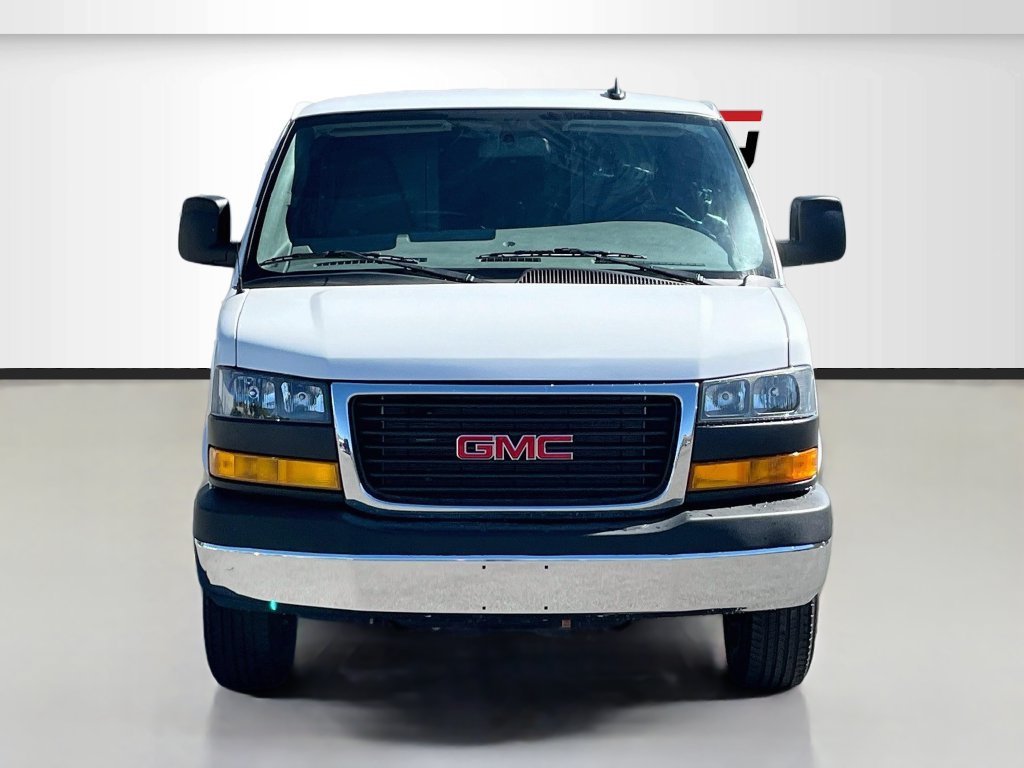 Used 2025 GMC Savana 3500 Extended w/ Driver Convenience Package RWD image 2