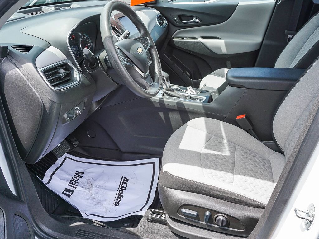 Used 2022 Chevrolet Equinox LS w/ LS Convenience Package image 18