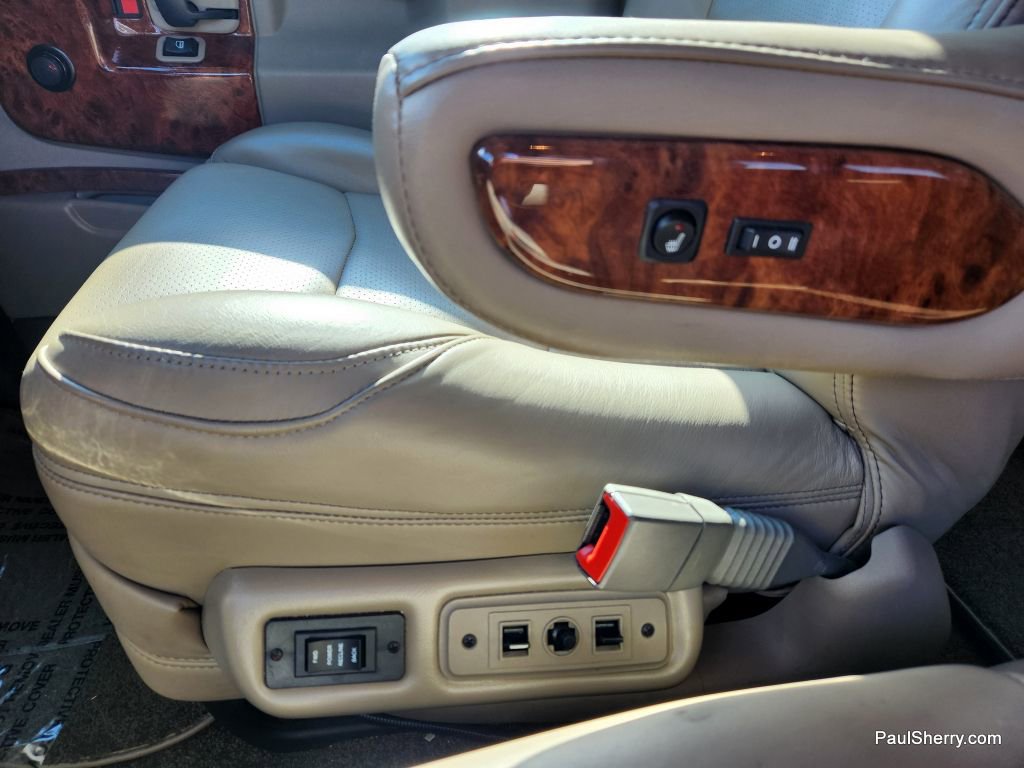 Used 2021 Chevrolet Express 2500 LS w/ Enhanced Convenience Package image 32