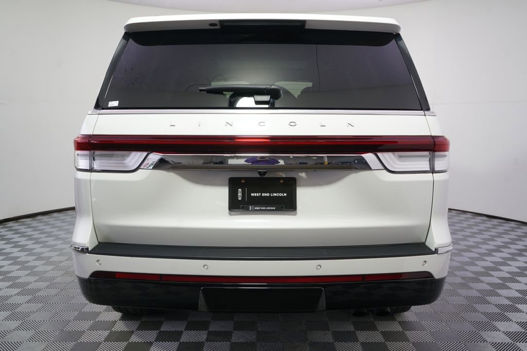 Used 2022 Lincoln Navigator Reserve AWD/4WD image 5