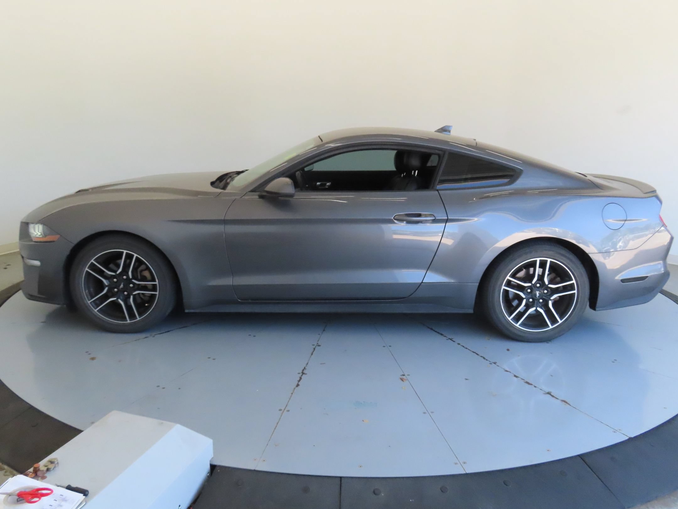 Used 2021 Ford Mustang Premium RWD image 7