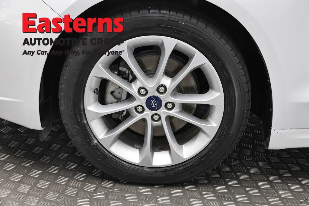 Used 2020 Ford Fusion SE FWD image 31