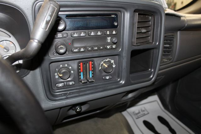 Used 2006 Chevrolet Silverado 2500 LT w/ Onstar Plus Package image 16