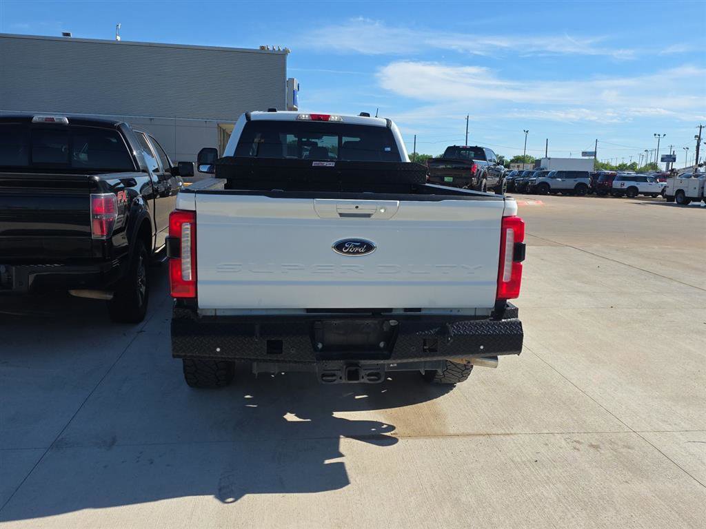 Used 2023 Ford F350 Lariat w/ Lariat Ultimate Package image 4