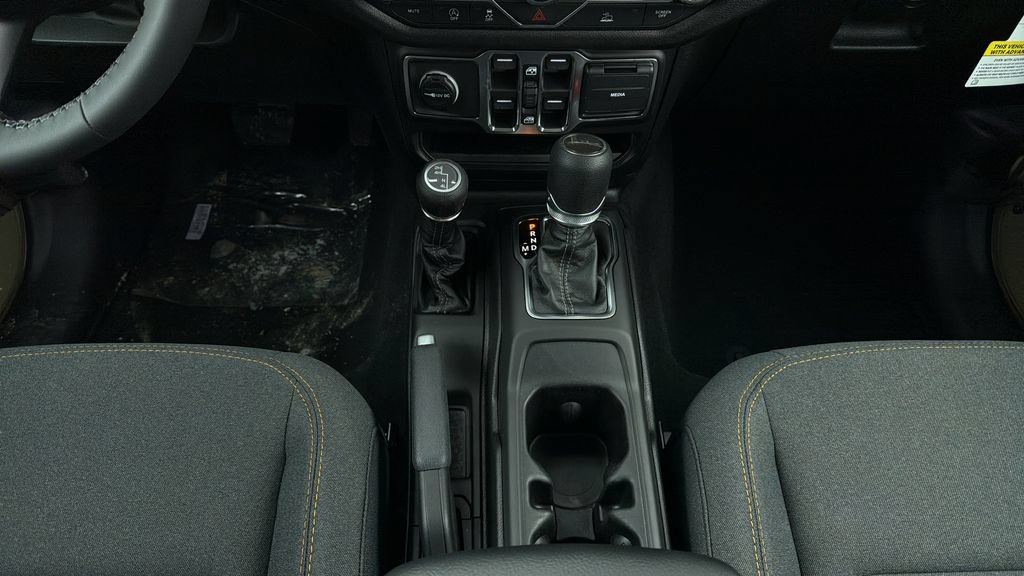New 2026 Jeep Gladiator Sport AWD/4WD image 19