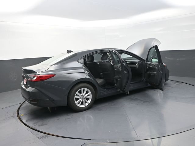 Used 2025 Toyota Camry LE image 15