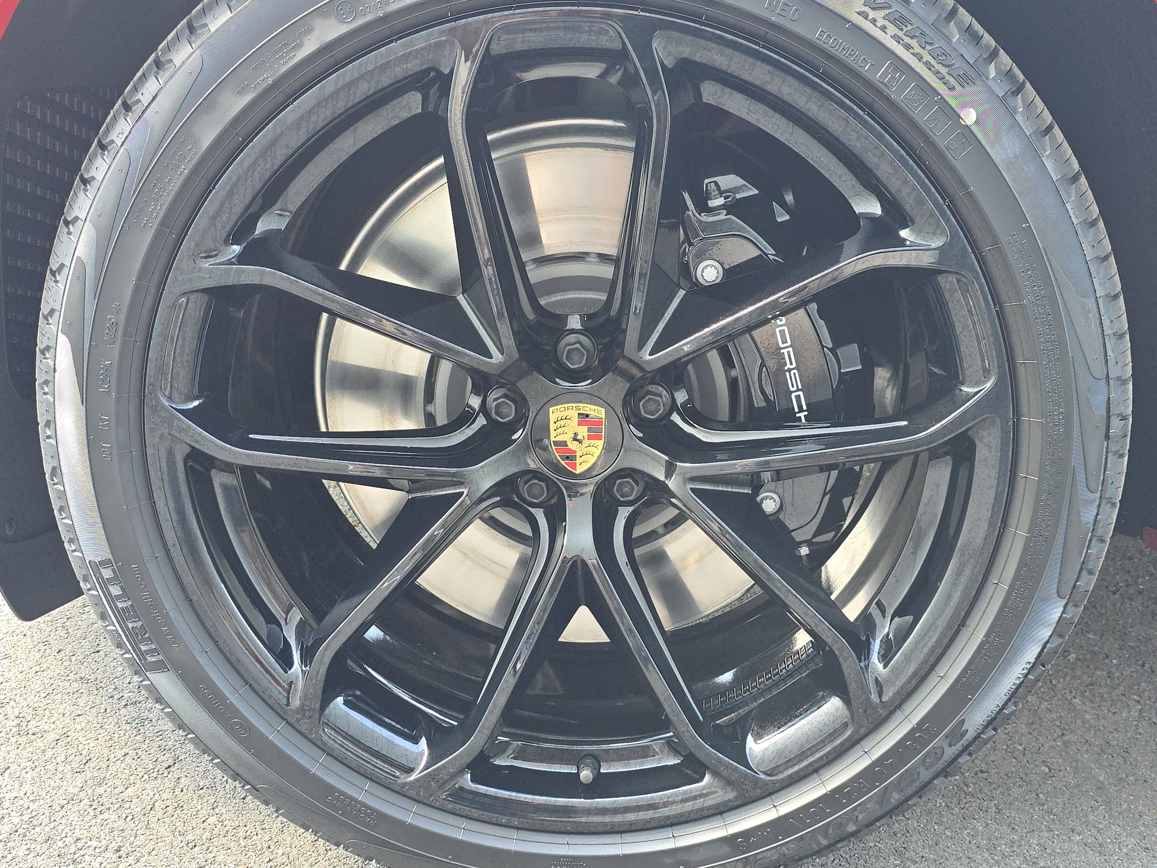 New 2025 Porsche Macan GTS image 12