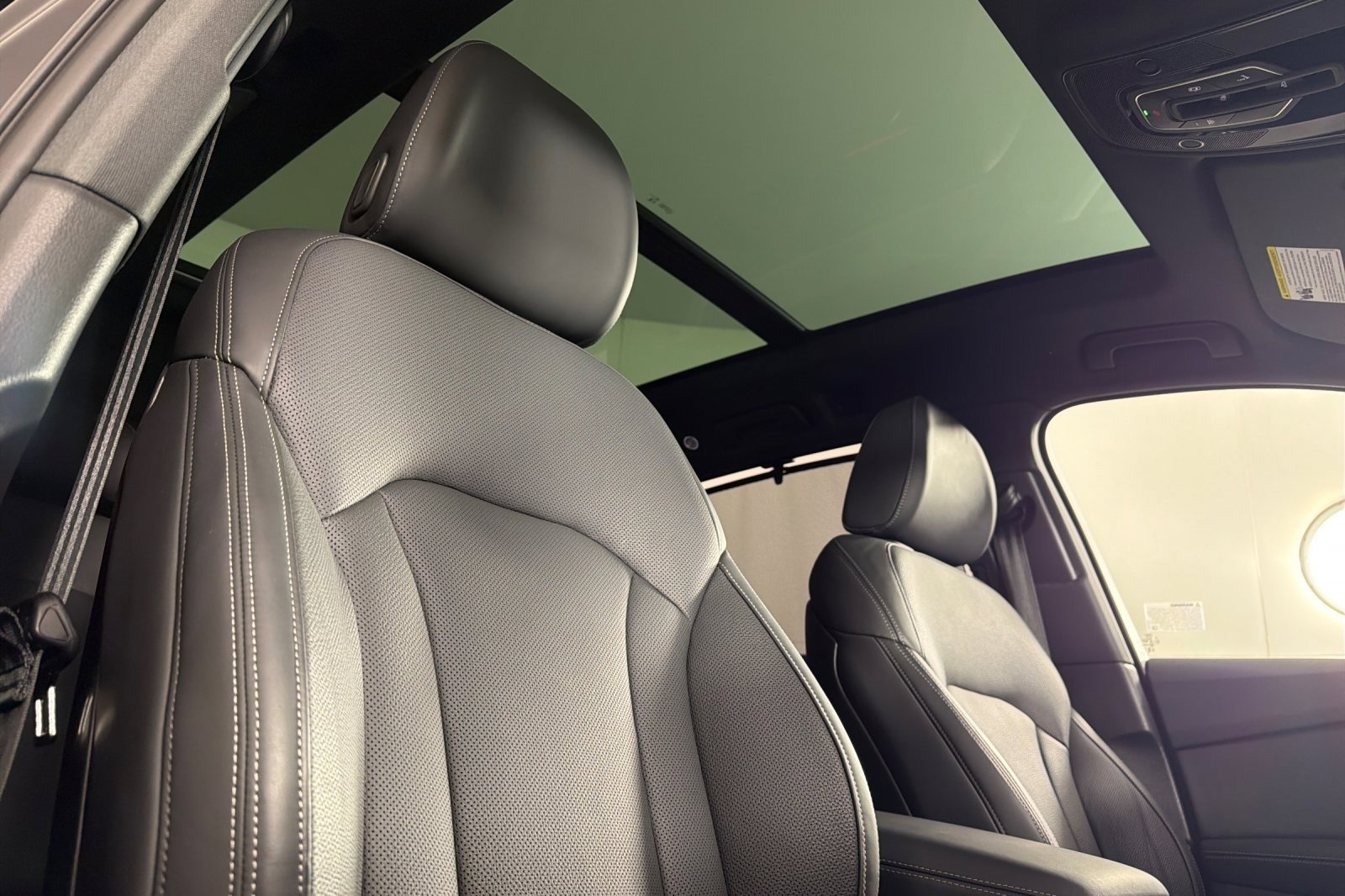 Used 2025 Audi Q7 3.0T Prestige w/ Prestige Package image 16