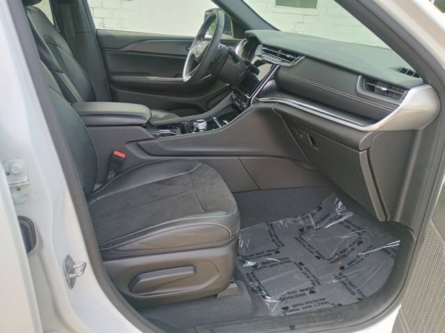 Certified 2023 Jeep Grand Cherokee Altitude AWD/4WD image 15