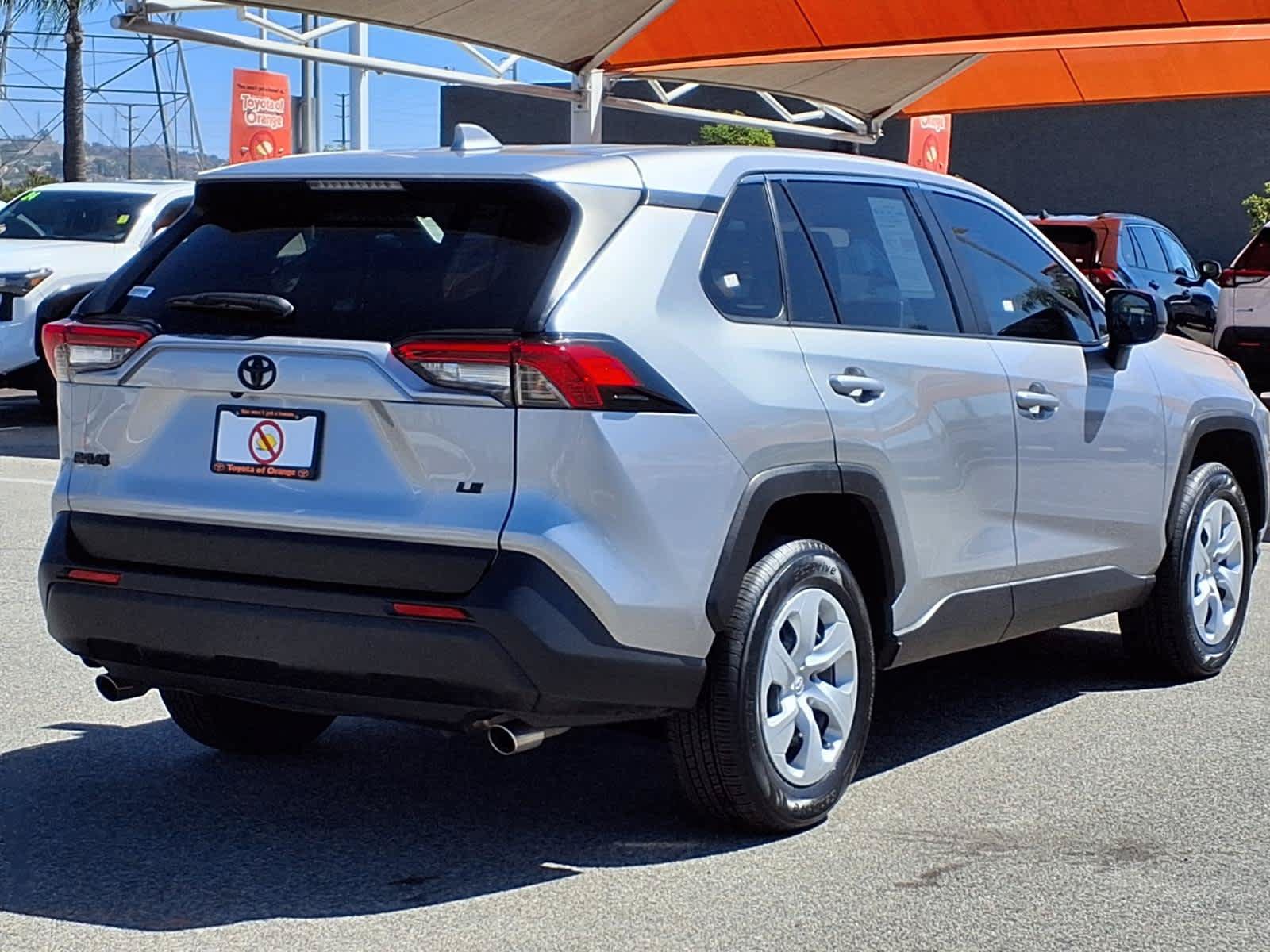 Used 2024 Toyota RAV4 LE FWD image 6