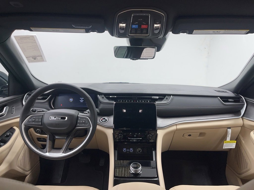 New 2025 Jeep Grand Cherokee L Limited w/ Luxury Tech Group II image 7