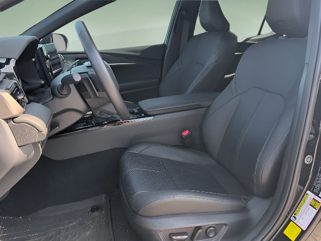 Used 2025 Toyota Camry XSE FWD image 8