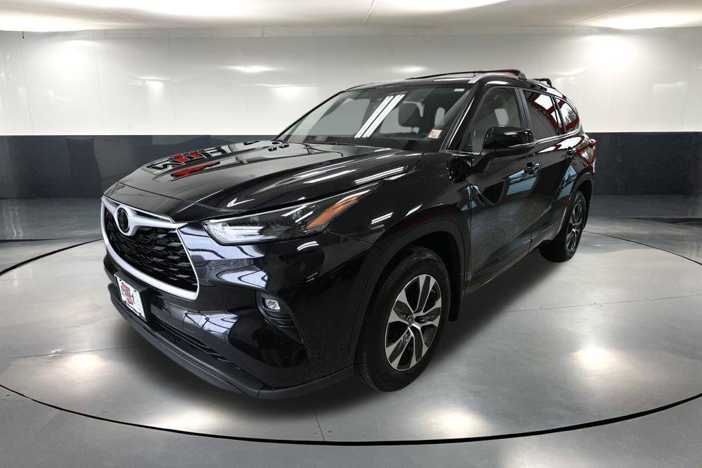 Used 2023 Toyota Highlander XLE AWD/4WD image 8