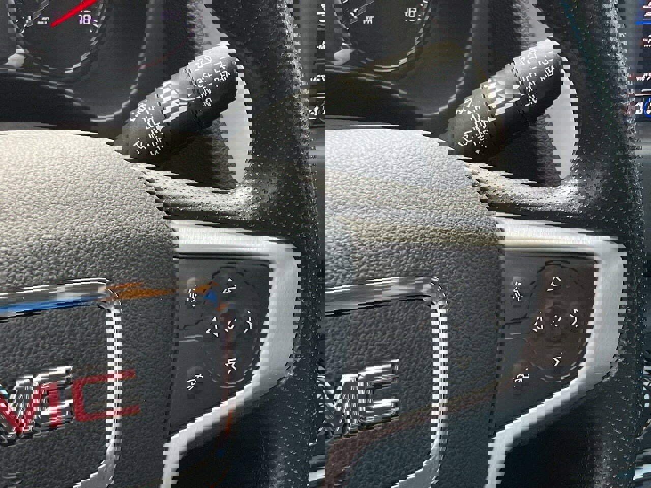 Used 2024 GMC Terrain SLE image 24