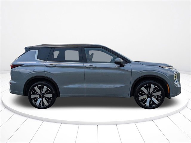 New 2025 Mitsubishi Outlander SEL image 2