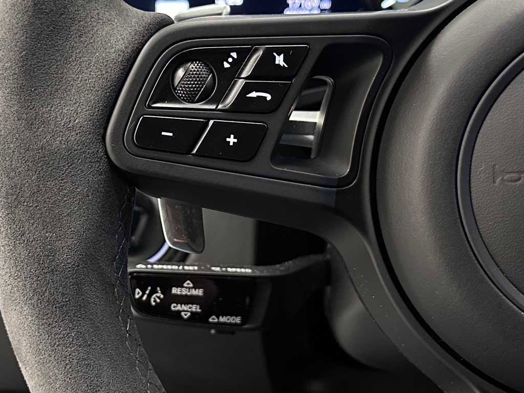 Used 2022 Porsche Cayenne Turbo GT image 25