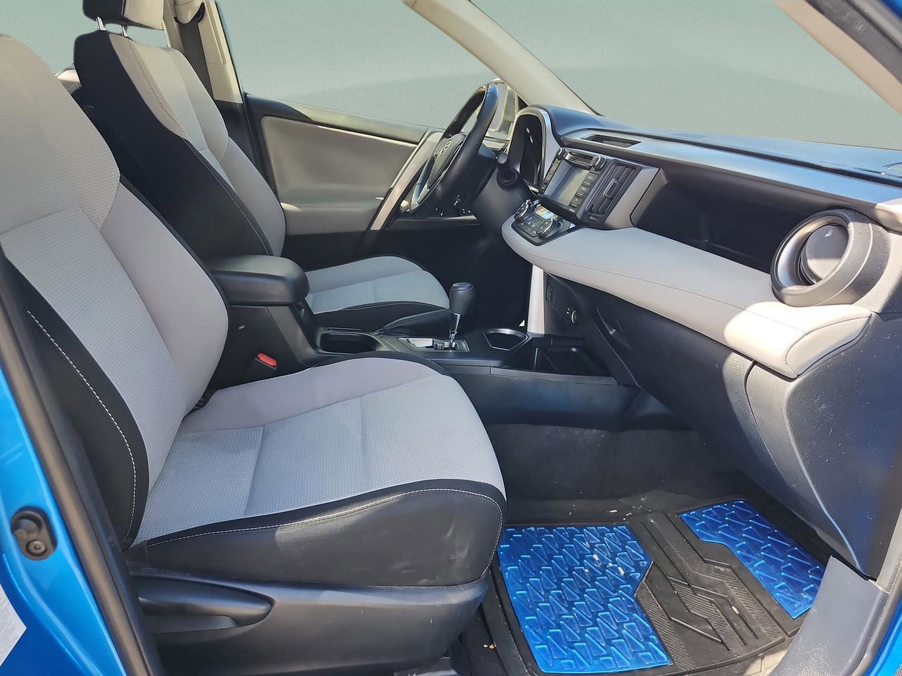 Used 2018 Toyota RAV4 XLE image 19