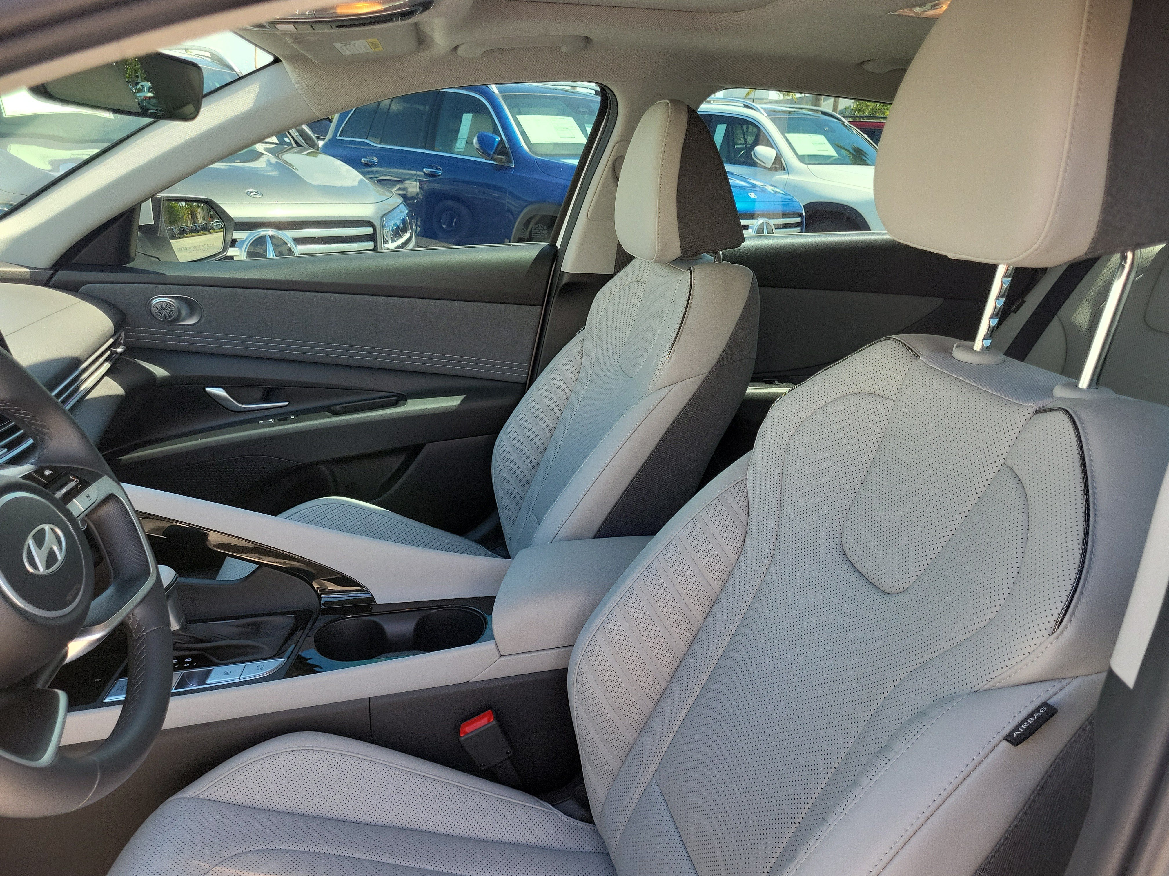Used 2024 Hyundai Elantra Limited FWD image 23