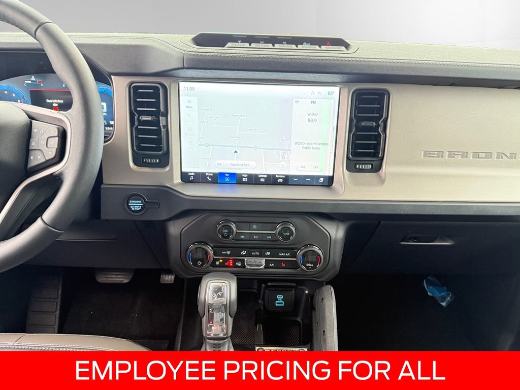 New 2025 Ford Bronco Outer Banks w/ Sasquatch Package AWD/4WD image 12