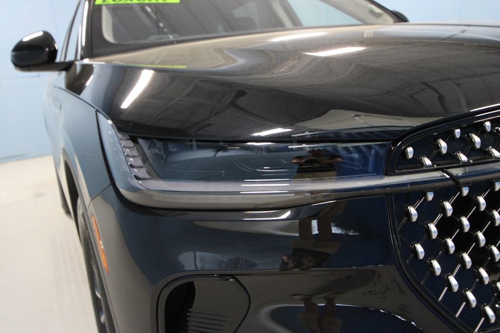 Used 2024 Lincoln Nautilus Premier image 36