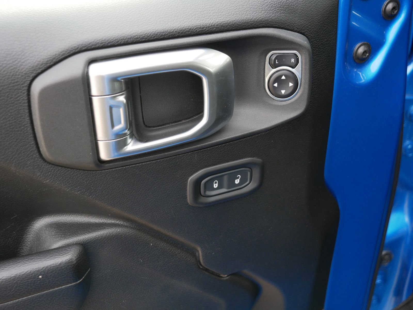 Used 2022 Jeep Wrangler Unlimited Rubicon w/ Cold Weather Group image 20