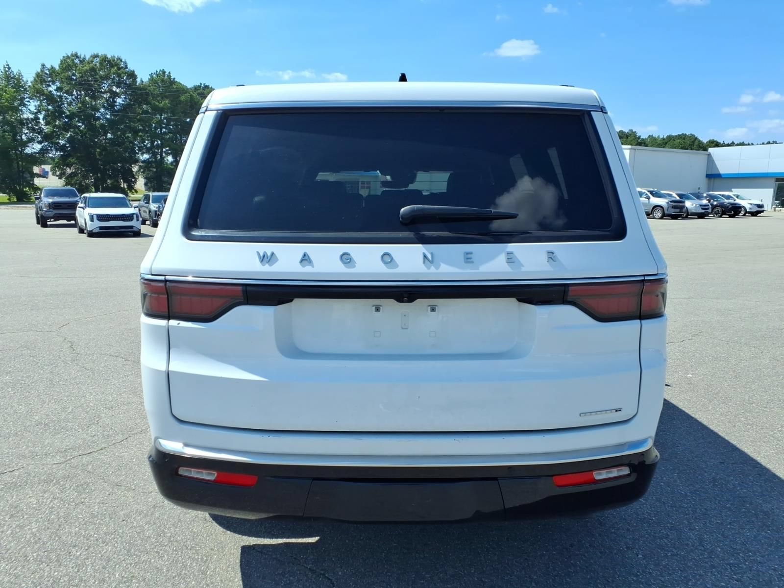 Used 2024 Jeep Wagoneer Series II w/ Flexible Seating Group AWD/4WD image 4