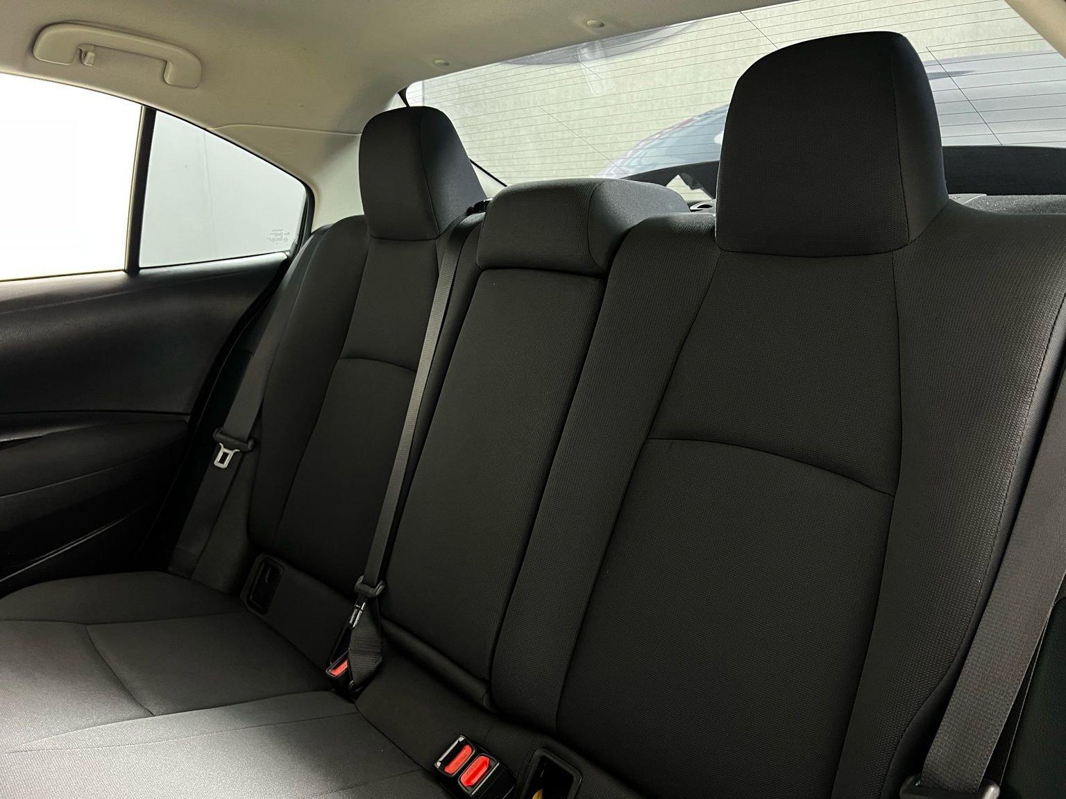 Used 2021 Toyota Corolla LE image 19