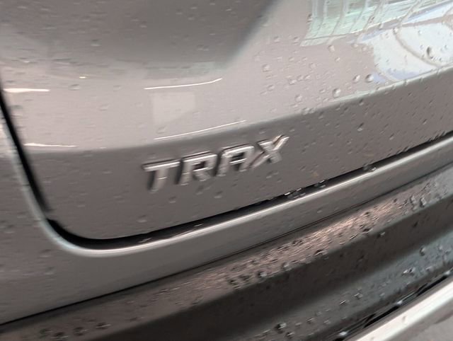 Certified 2025 Chevrolet Trax LT w/ Driver Confidence Package image 10