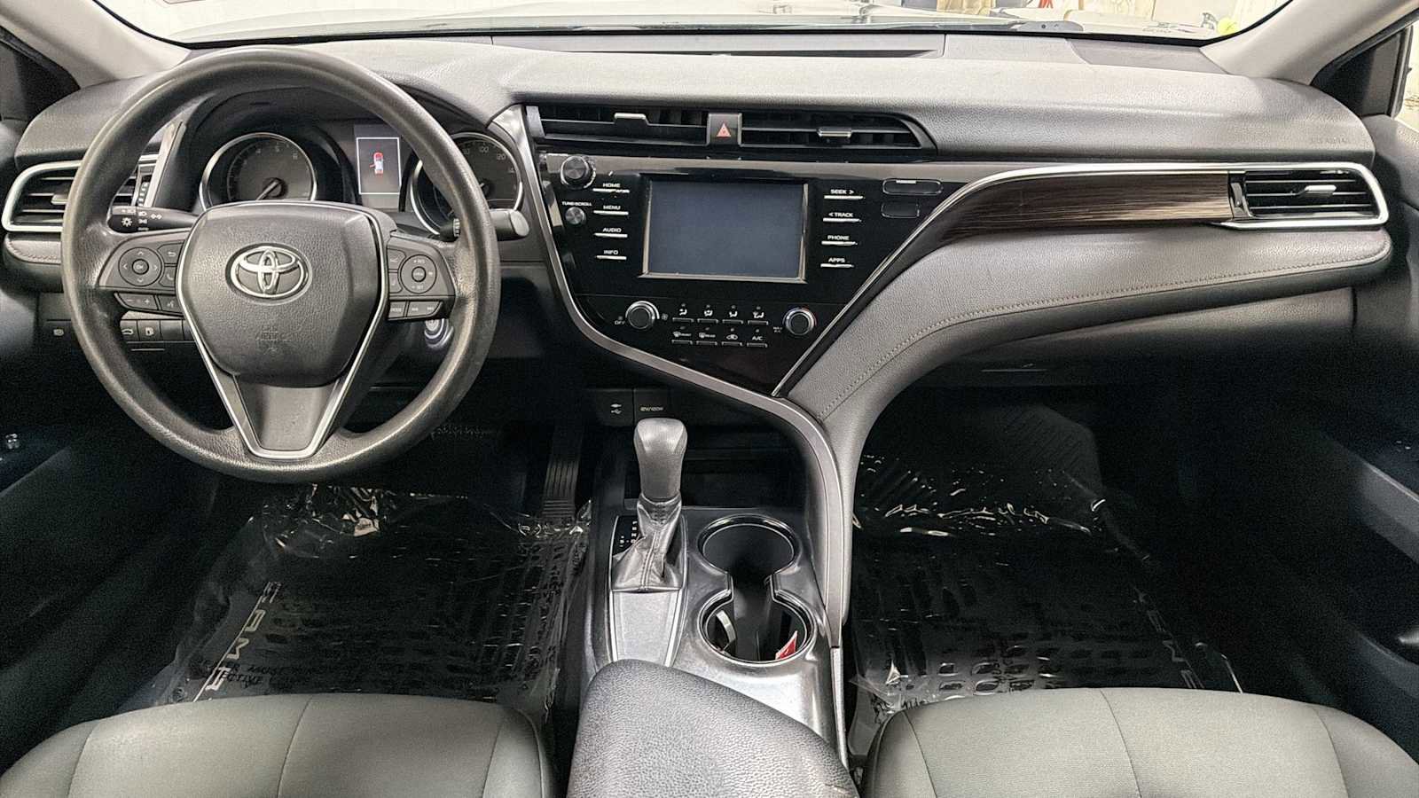 Certified 2018 Toyota Camry LE image 25