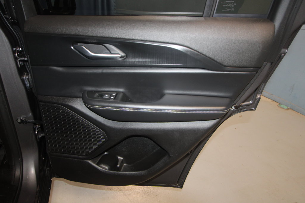 Used 2024 Jeep Grand Cherokee Altitude AWD/4WD image 25