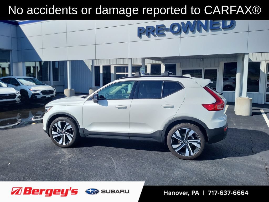 Used 2024 Volvo XC40 B5 Ultimate w/ Protection Package Premier AWD/4WD image 2