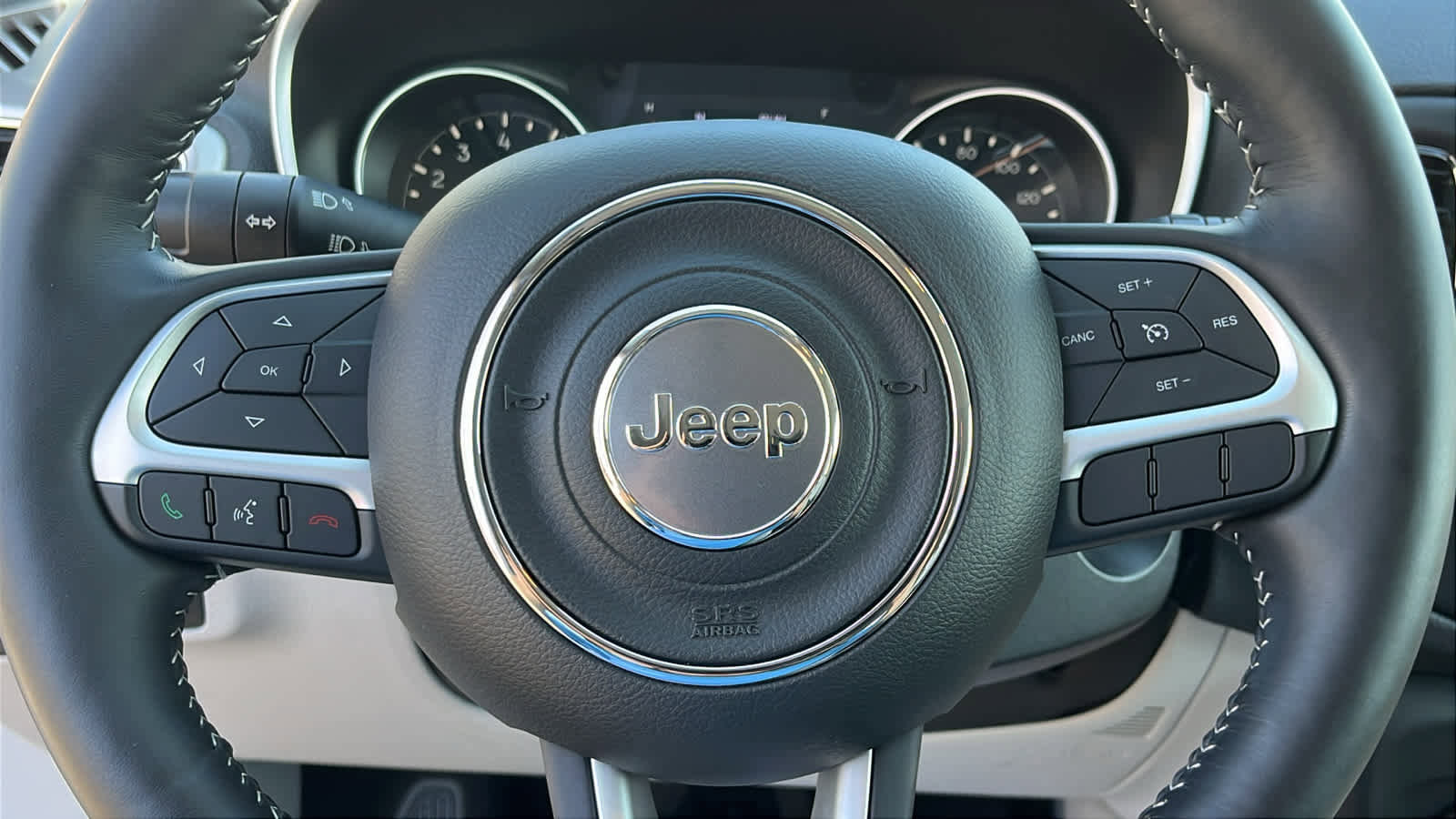 Used 2017 Jeep Compass Latitude w/ Cold Weather Group image 11