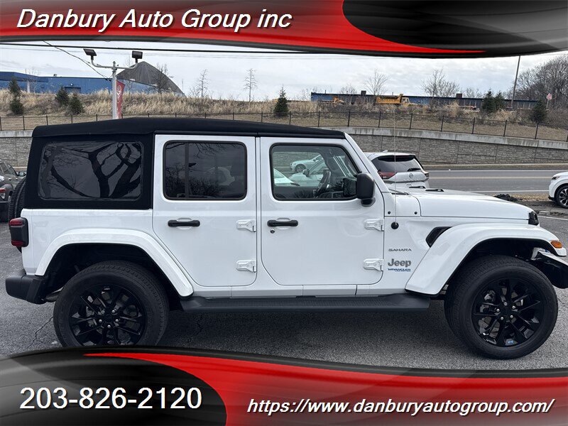 Used 2022 Jeep Wrangler Unlimited Sahara w/ Cold Weather Group AWD/4WD image 7
