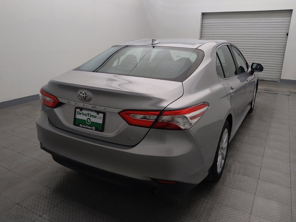 Used 2019 Toyota Camry LE image 7