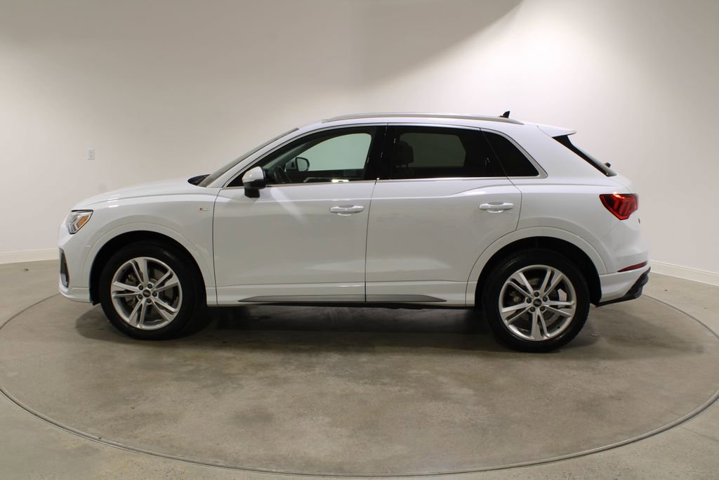 Used 2023 Audi Q3 2.0T Premium Plus image 2