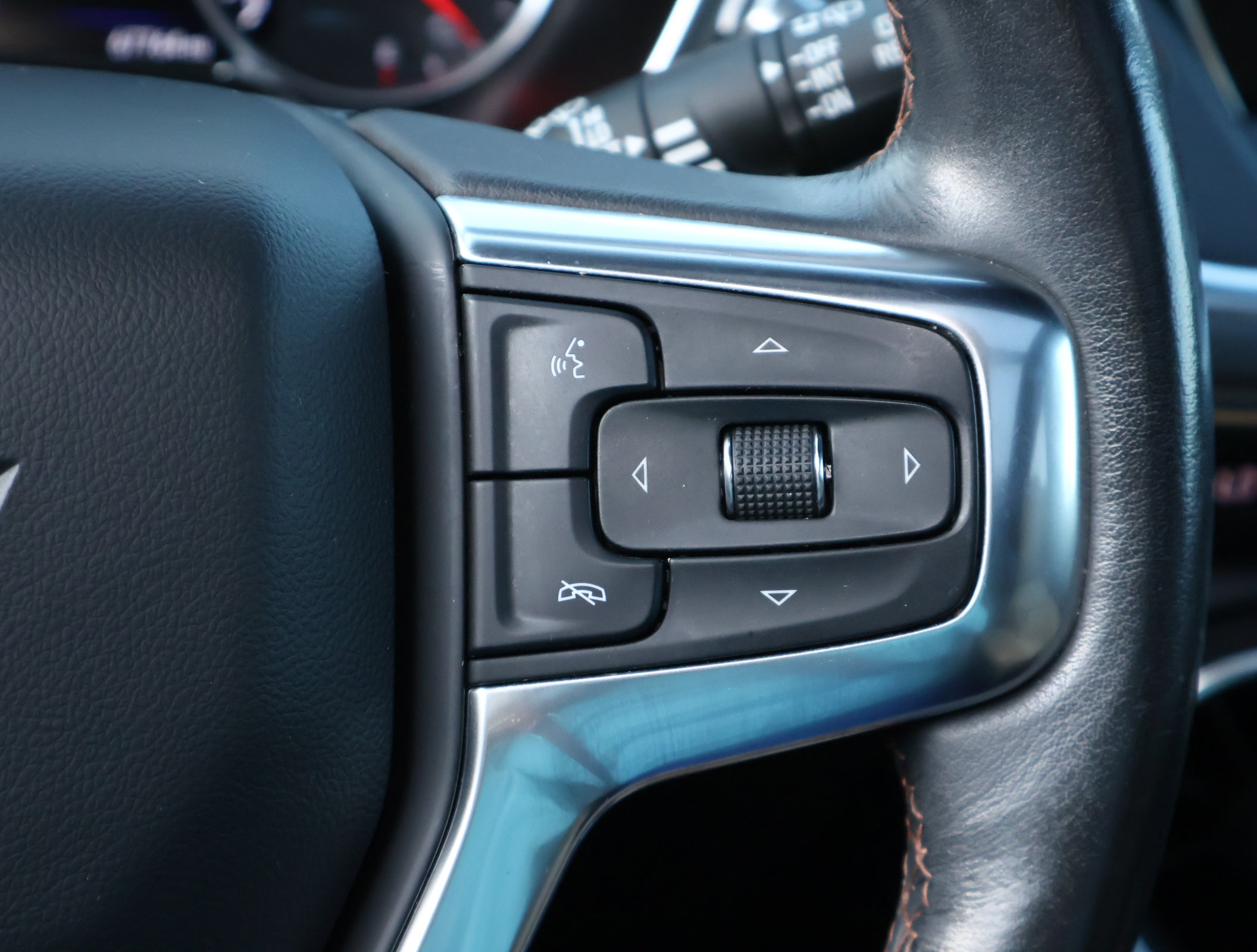 Used 2020 Chevrolet Blazer Premier w/ Driver Confidence II Package FWD image 17