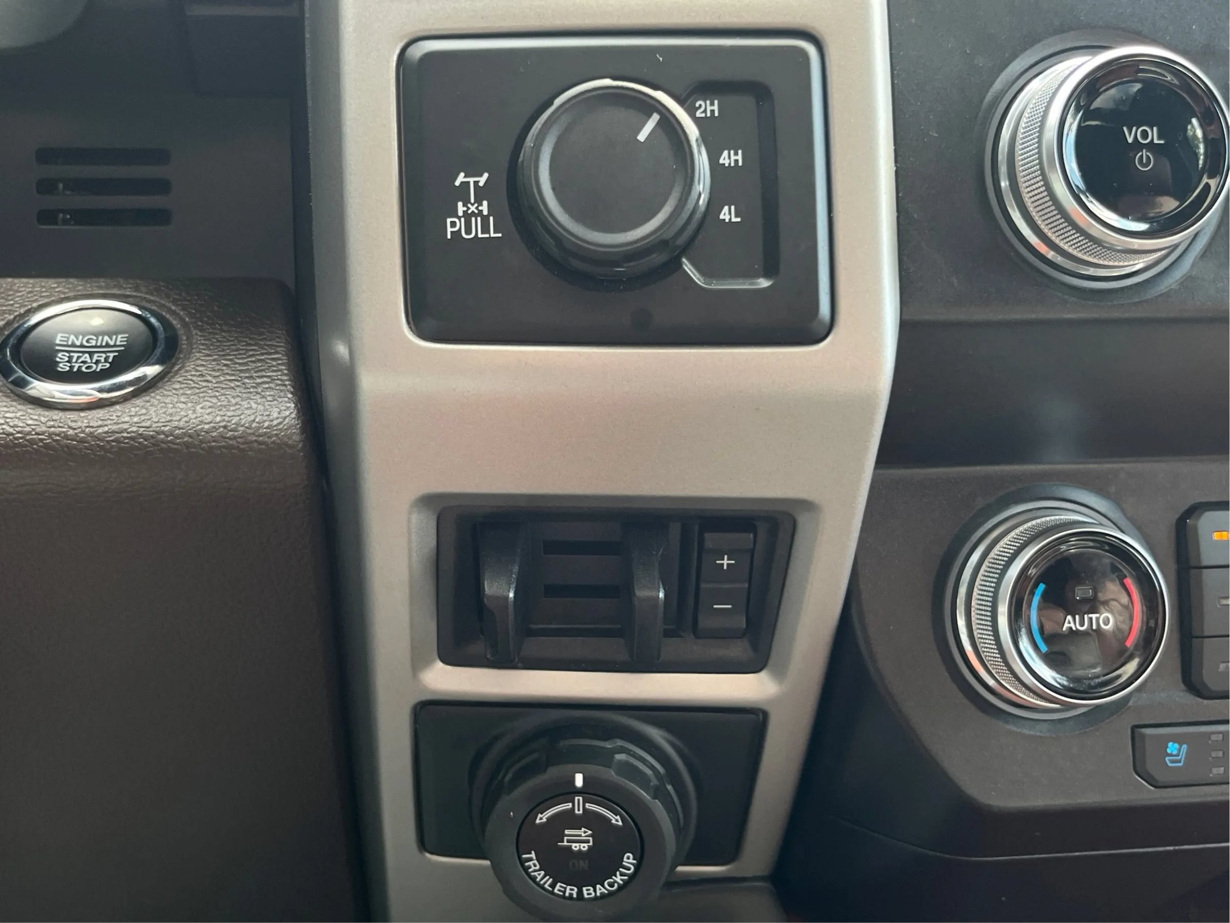 Used 2021 Ford F350 King Ranch w/ King Ranch Ultimate Package AWD/4WD image 31