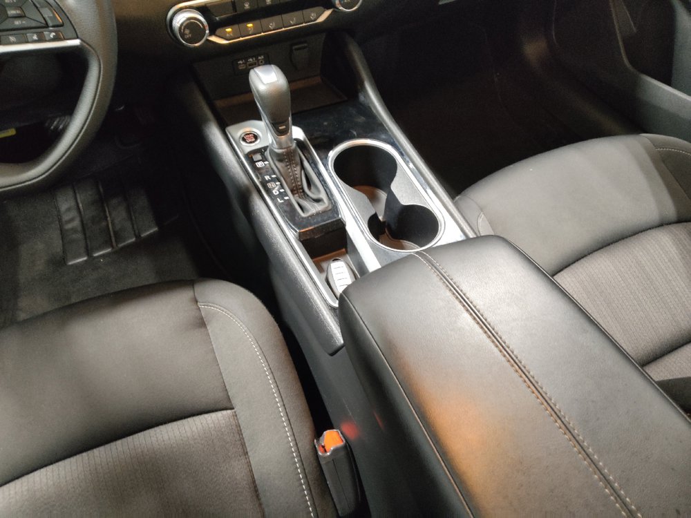 Used 2024 Nissan Altima 2.5 SV FWD image 26