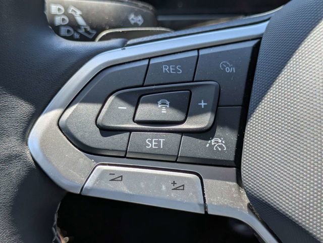 Used 2024 Volkswagen Atlas SE w/ Black Wheel Package FWD image 26