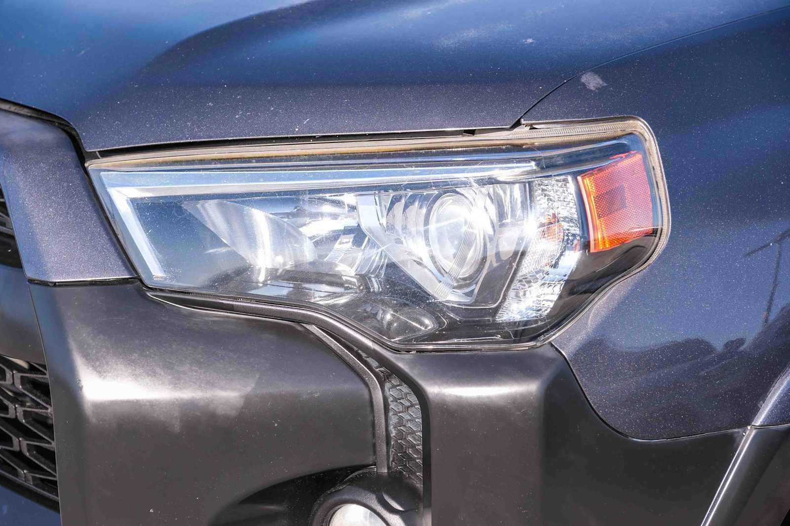 Used 2017 Toyota 4Runner SR5 AWD/4WD image 12