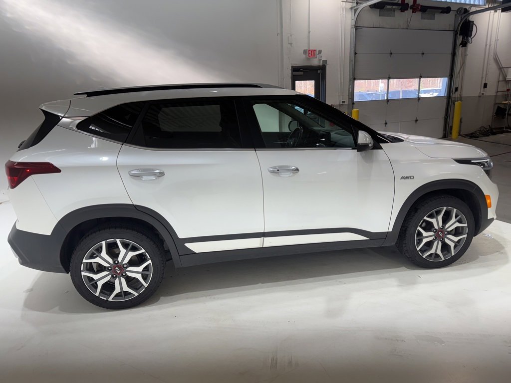 Used 2021 Kia Seltos SX w/ SX Sunroof Package image 4
