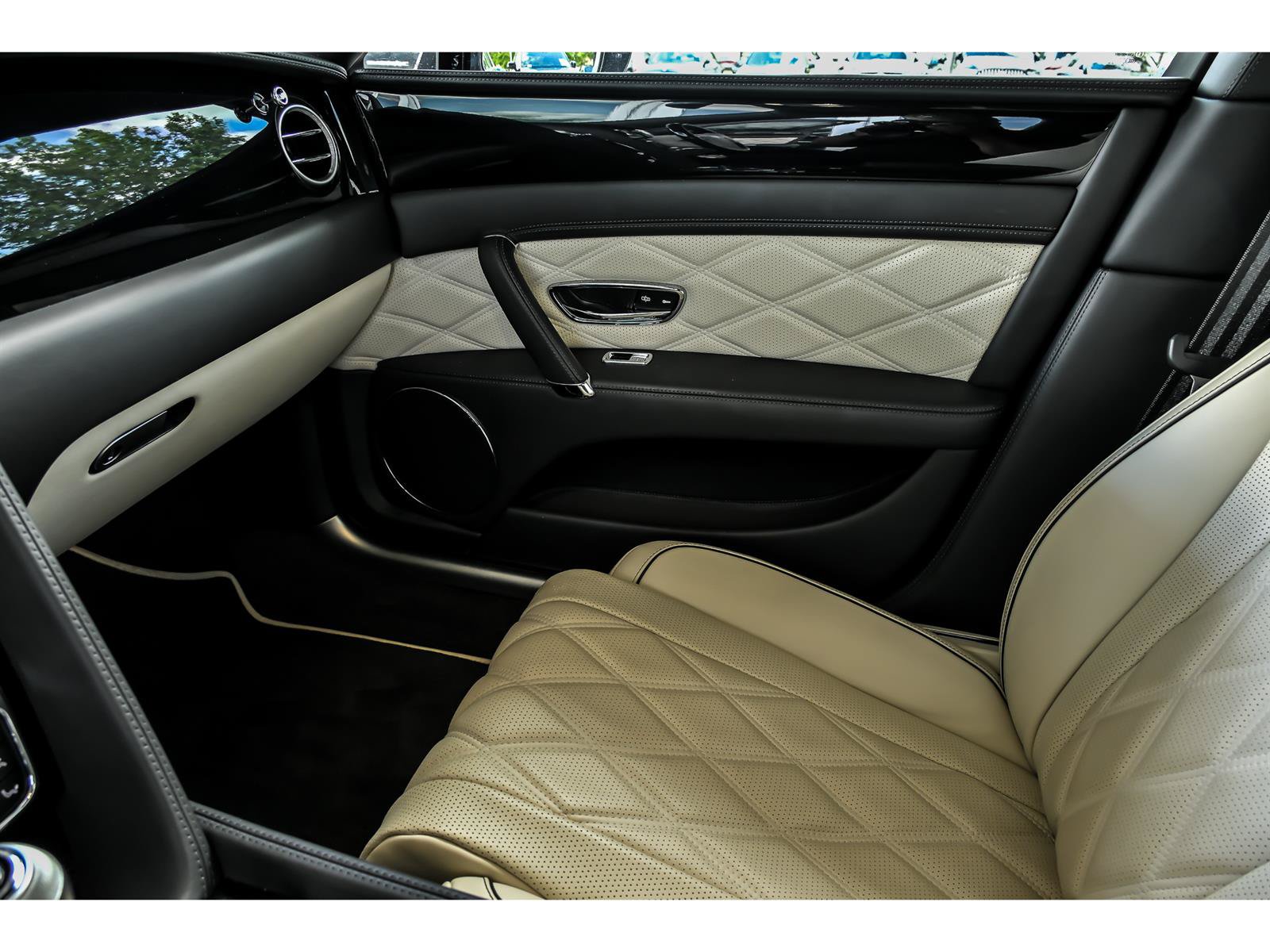 Used 2014 Bentley Flying Spur W12 AWD/4WD image 25