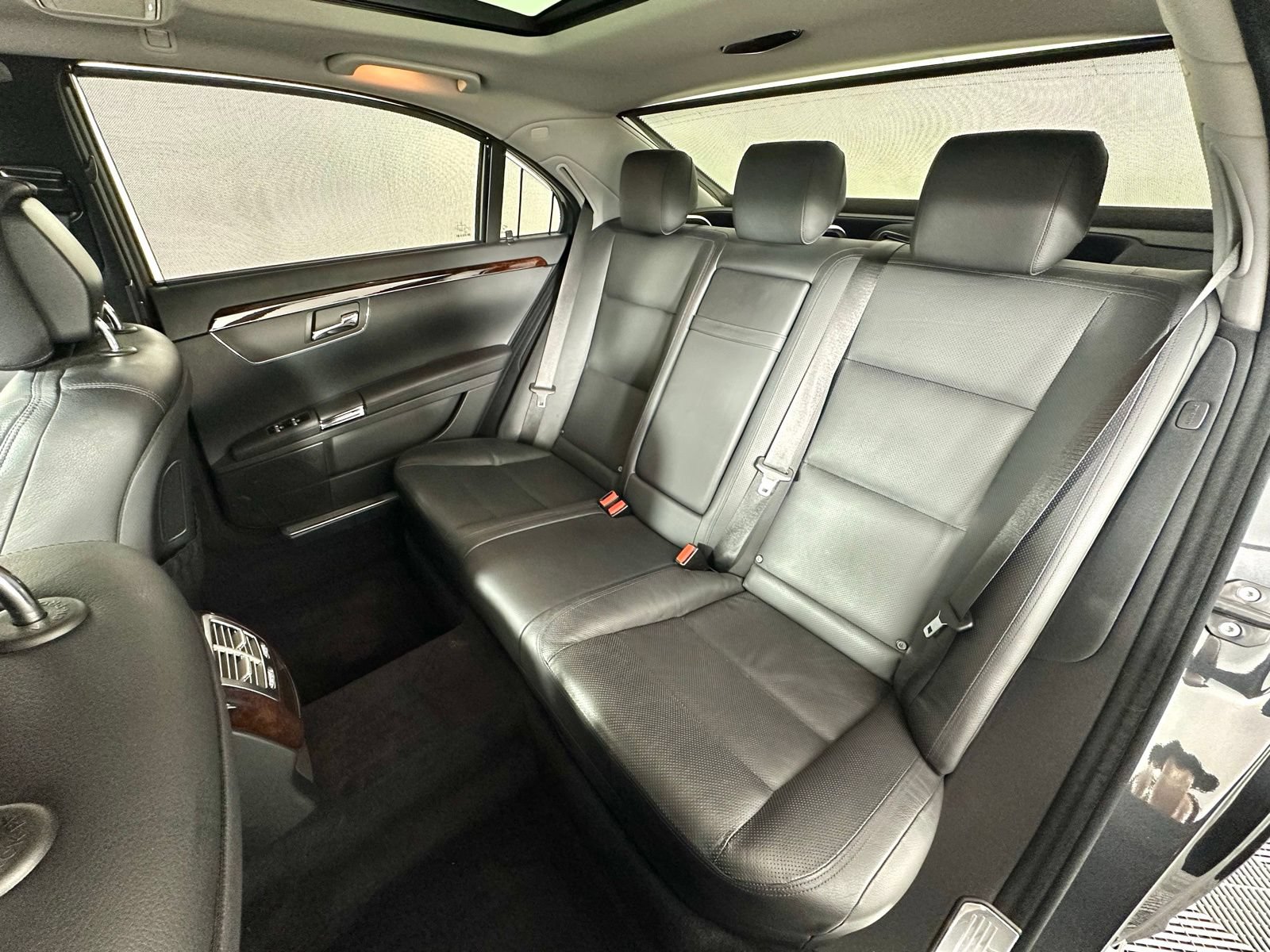 Used 2011 Mercedes-Benz S 550 4MATIC image 30